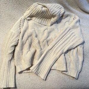Soft turtleneck cropped sweater